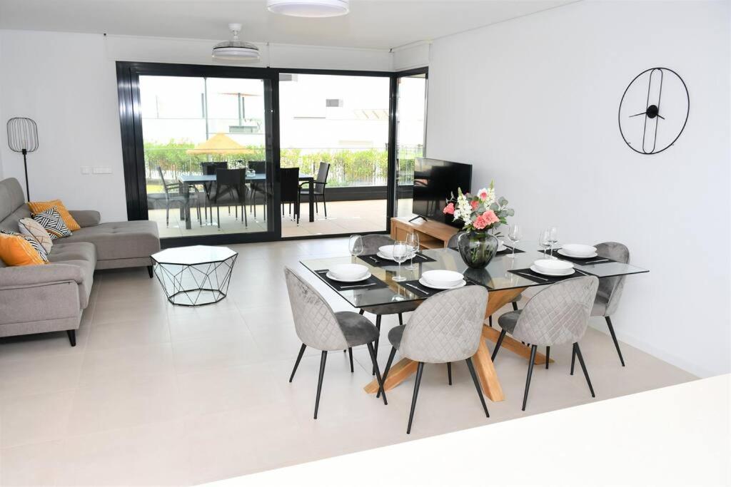 Casa Kerr - Luxury Apt - Sleeps 9 - Los Boliches Leilighet Málaga Eksteriør bilde