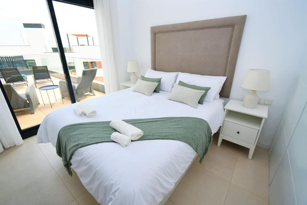 Casa Kerr - Luxury Apt - Sleeps 9 - Los Boliches Leilighet Málaga Eksteriør bilde